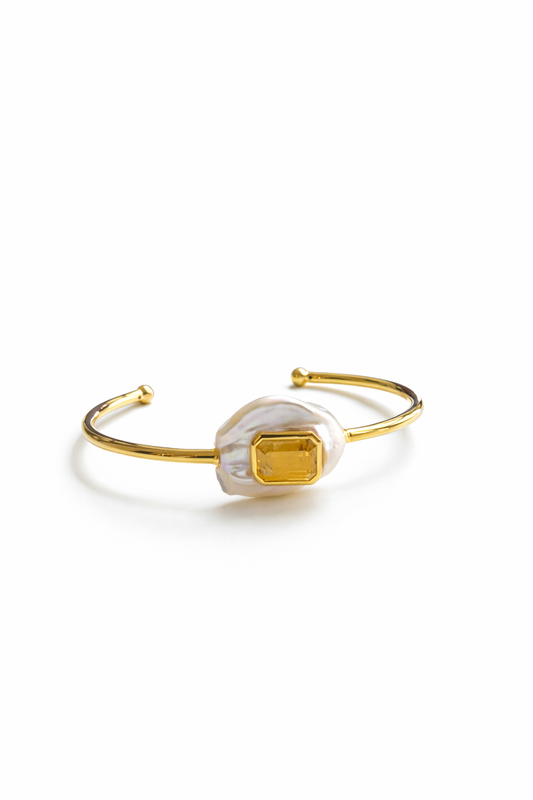 Rigid pearl and citrine bracelet