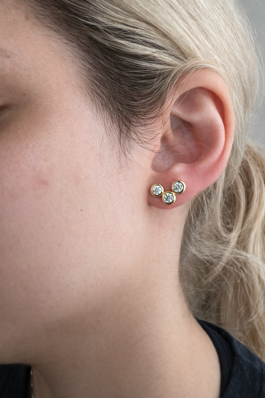 Dot Shine moissanite earring